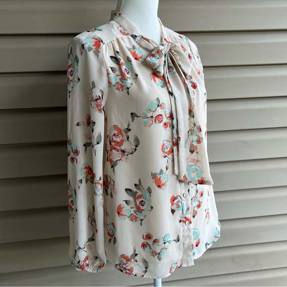 •DR2• Semi-Sheer Lined Floral Bow Tie Blouse - Size Medium - Picture 4 of 10